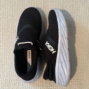 Hoka women’s recovery shoe